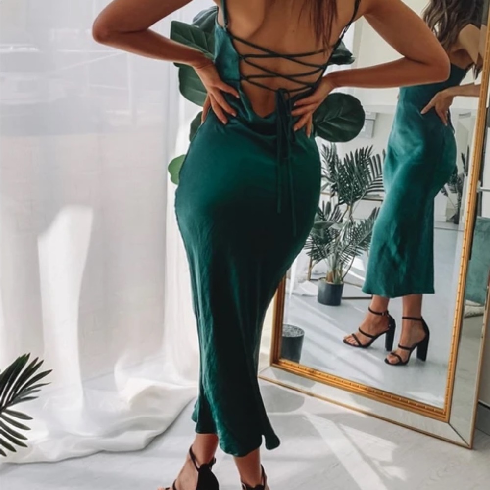 Beginning Boutique The Amaryllis Dress Emerald 6 - Picture 3 of 16